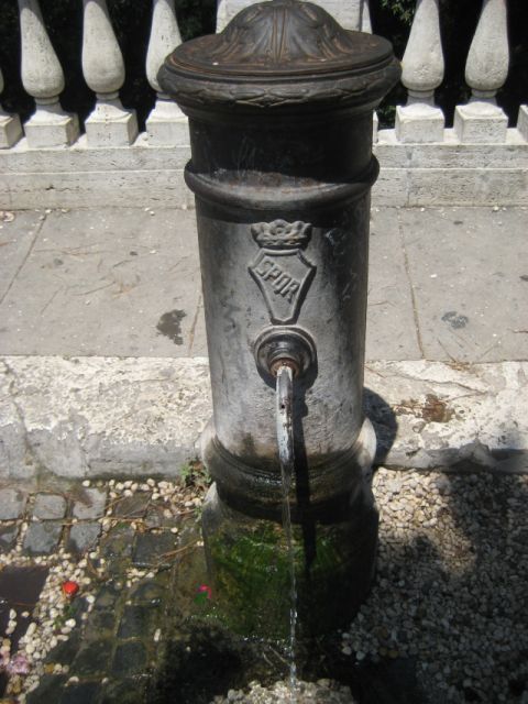 6301 römischer Brunnen.jpg