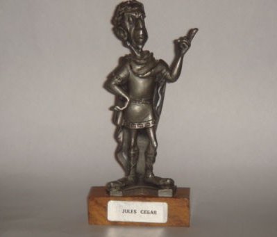 Figurine Asterix Etain du Prince JULES CESAR.jpg